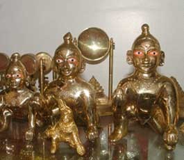 Five Ashtadatu Idols Stolen