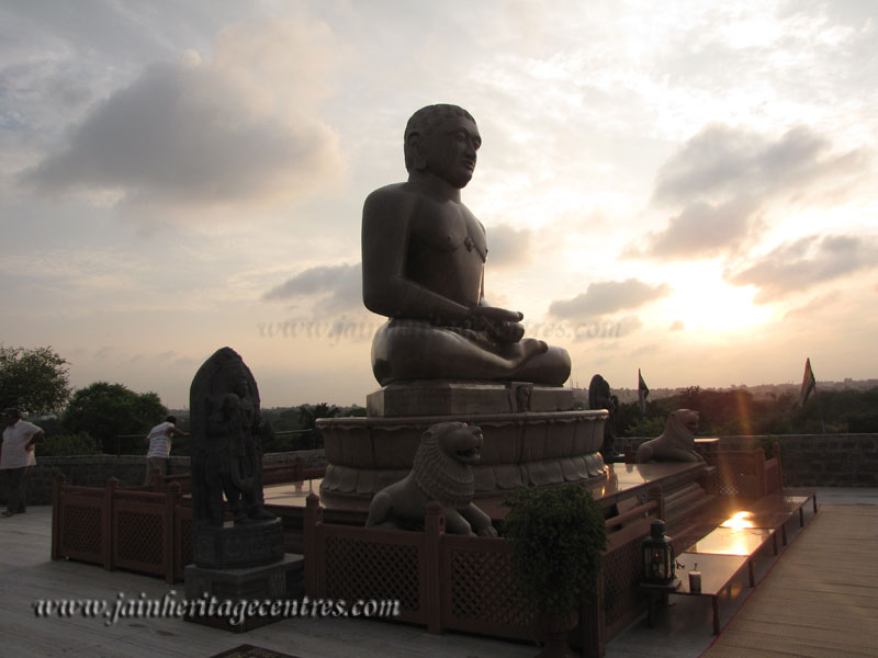 Idol of Lord Mahavir in Pdmasana