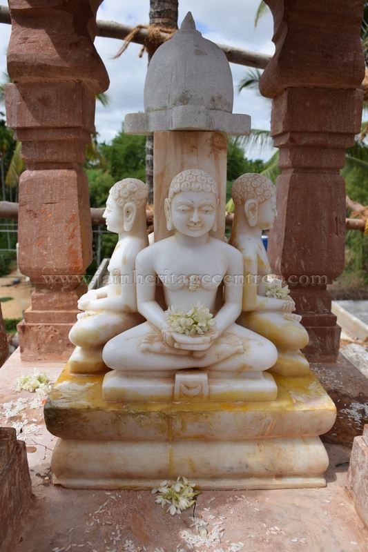 Chaturmukha idols on the Manastambha at Tovinakere / Thovinakere.