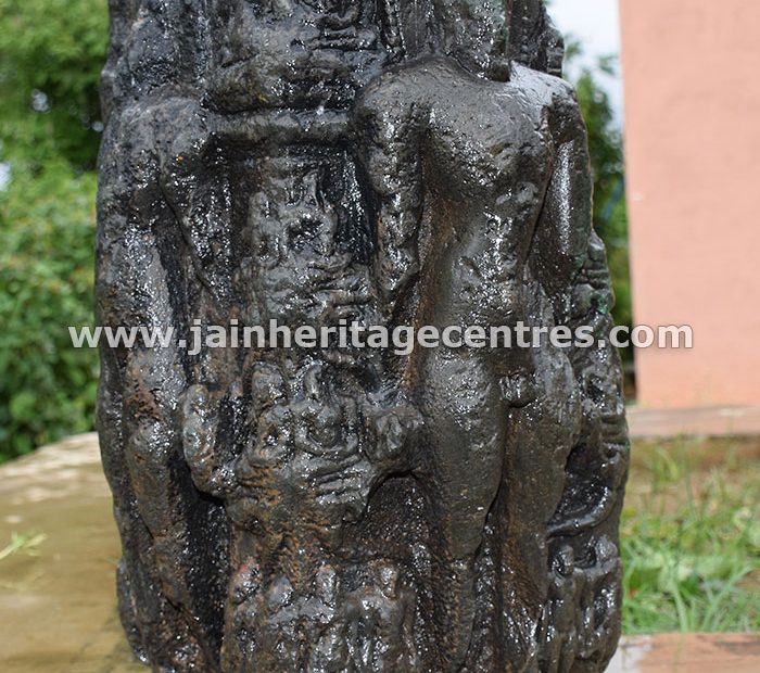 Unique 'Bees-Choubis' Chaturmukha idol with the carvings of 24 Tirthankaras and Vidyamana Tirthankaras | Photo by: HPN@JHC