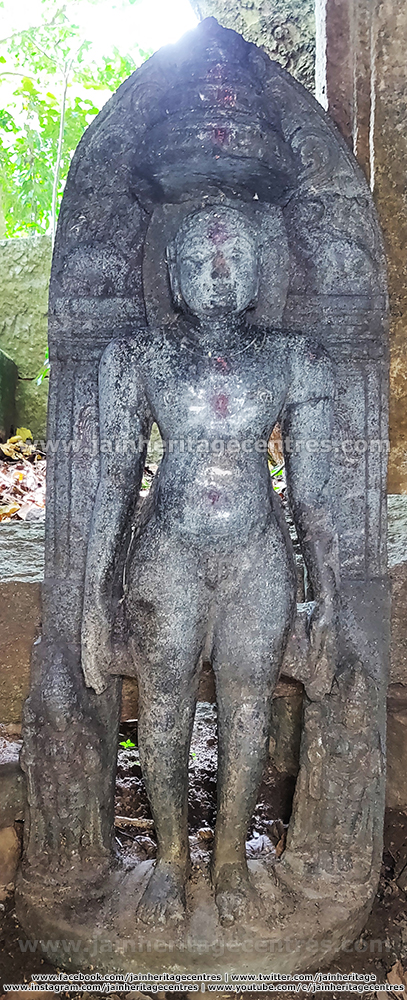 Tirthankar idol with 11th Century Jain inscription at Doddakanagal.