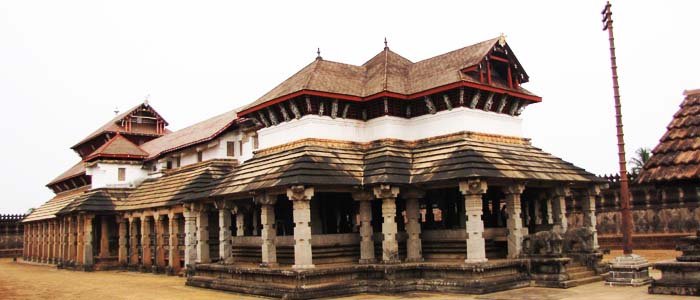 Tribhuvana Tilaka Chudamani Basadi (1000 pillars temple) - Moodabidri
